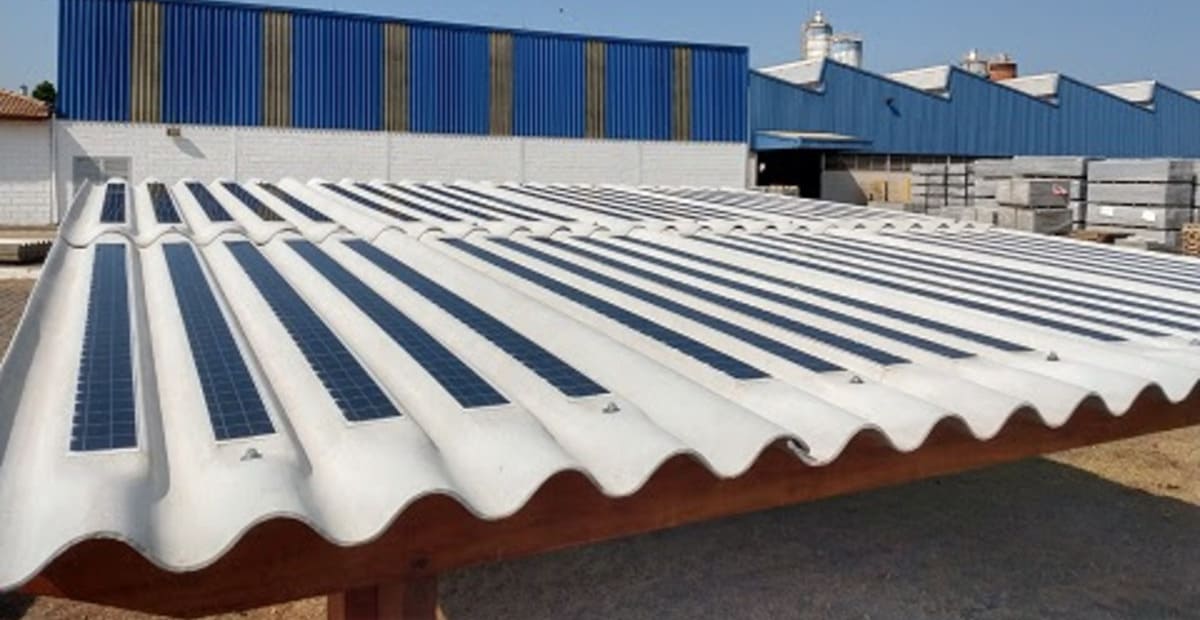 Eternit recebe patente verde para módulo de captação de energia solar de telhas fotovoltaicas