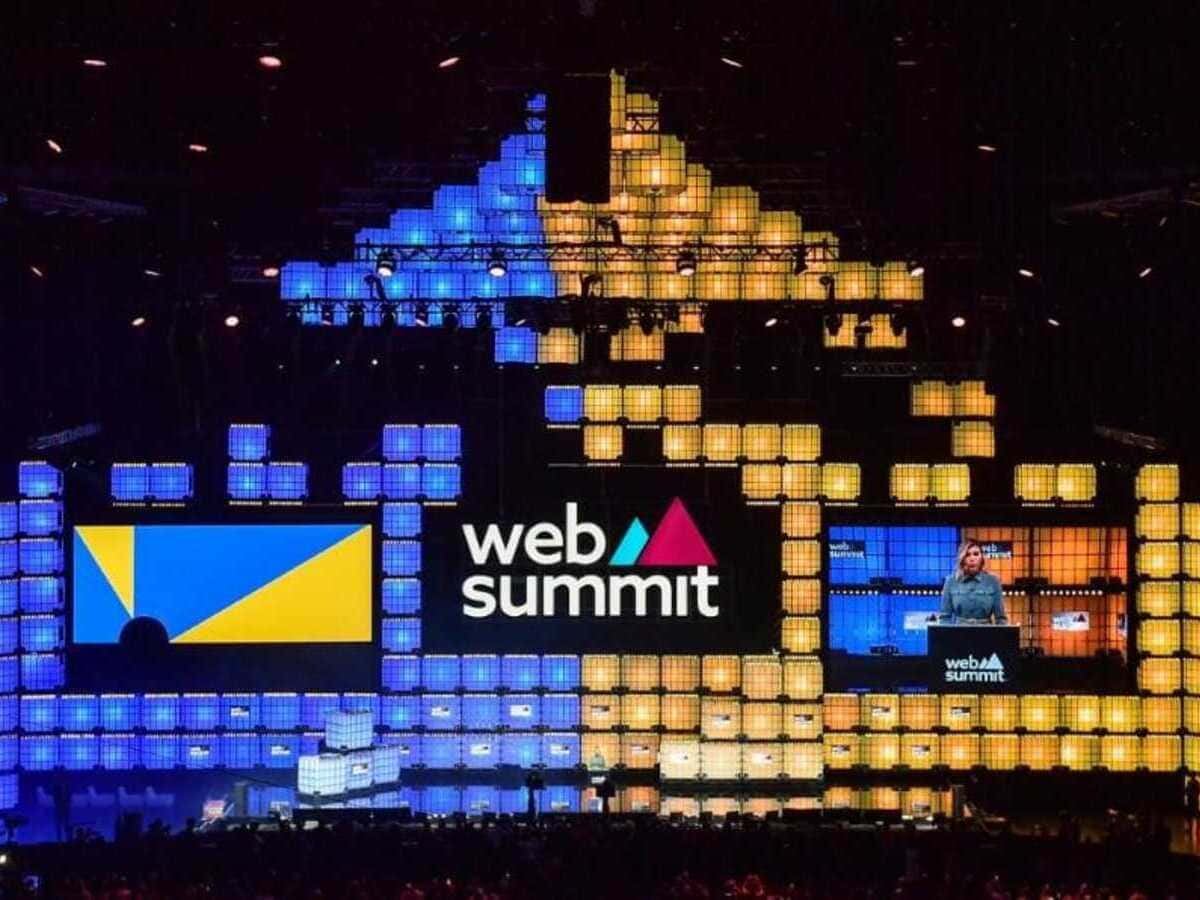 Dialog marca presença no Web Summit Rio, maior evento de tecnologia do mundo