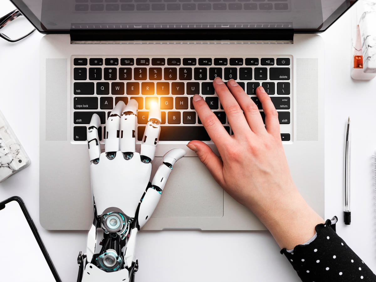 Trabalhando com tecnologia IA pode aumentar sua produtividade em até 40%; veja como ela pode ajudar